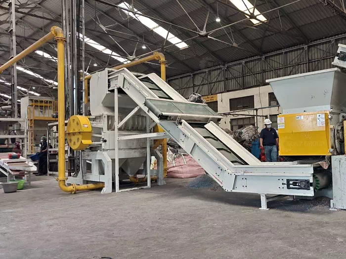 Indian Customer Site Oil Cable Copper Wire Granulator Indian Customer Site Oil Cable Copper Wire Granulator